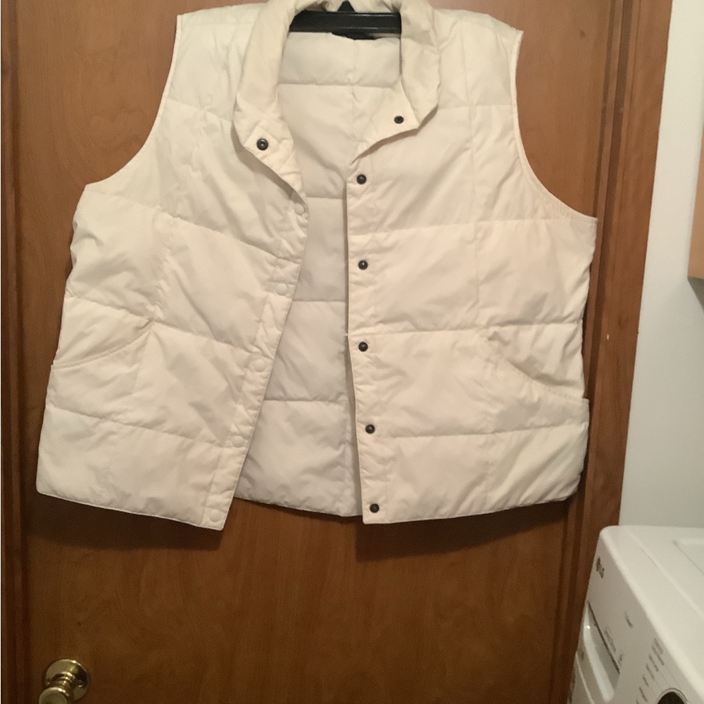 Landsend woman’s puffer vest